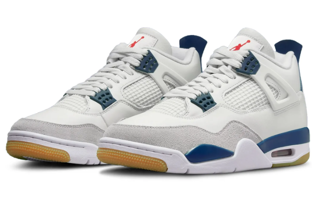 Nike SB x Air Jordan 4 Sneakers – White / Navy