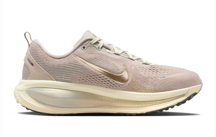 Nike Vomero 18 SE, Sand/Cream