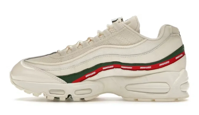Nike x Undefeated Air Max 95 SP Sneakers – Sail / Green / Red